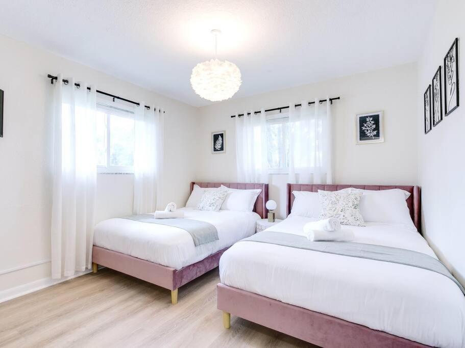 Modern Spacious 5-Bedroom Home With Pool Hollywood Eksteriør bilde