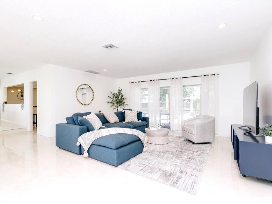 Modern Spacious 5-Bedroom Home With Pool Hollywood Eksteriør bilde